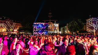 Blick von der Bühne ins Publikum (Foto: UNSERDING)