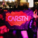 Fans halten eine Fahne hoch mit "CARSTN" (Foto: UNSERDING)