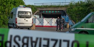 Einsatzkräfte am Tatort nach der Explosion in Völklingen (Foto: Foto: BeckerBredel)