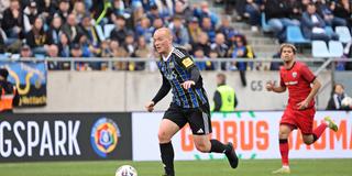 Sebastian Vasiliadis (1. FC Saarbrücken) am Ball im Ludwigsparkstadion. (Foto: IMAGO / Fussball-News Saarland)