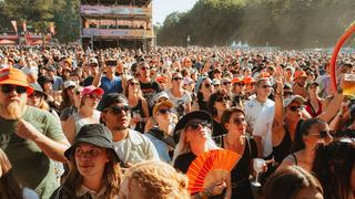 Blick in die Menschenmenge vor der Bühne (Foto: MxM Photo)