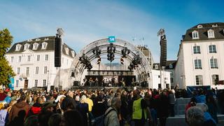 Bühne vor dem Saarbrücker Schloss (Foto: UNSERIDNG)