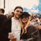 Ein Mann und ine Frau stehen beieinander (Foto: SR UNSERDING)